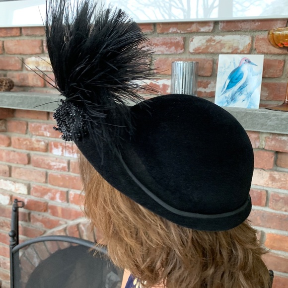 Vintage 1940s Saks Fifth Avenue Black Hat Wool with Feather and Beading - Picture 7 of 16